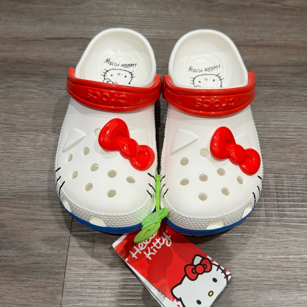 CROCS Hello Kitty I Am Classic White Clog Mules - Picture 2 of 12